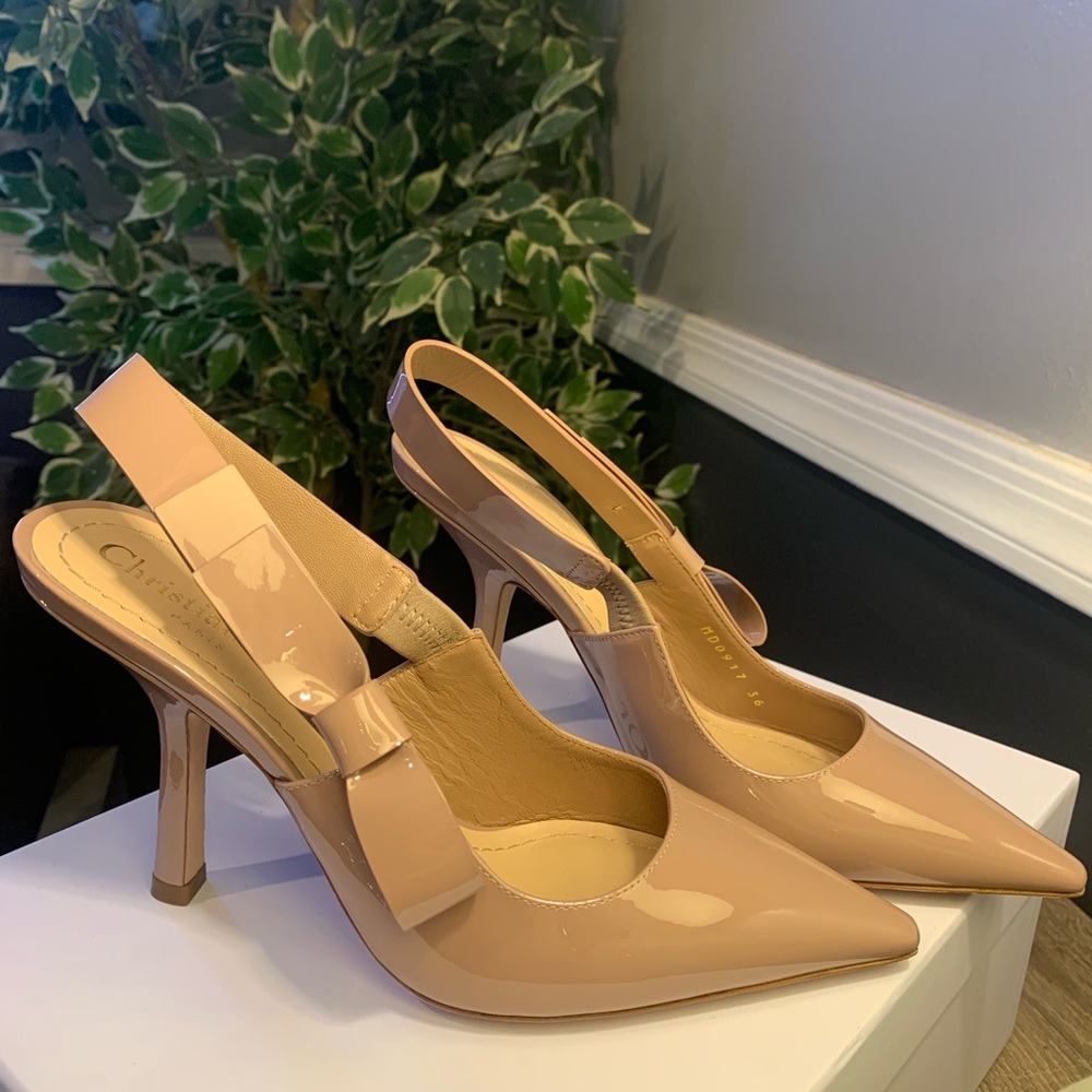 DIOR size 36/37.Nude color